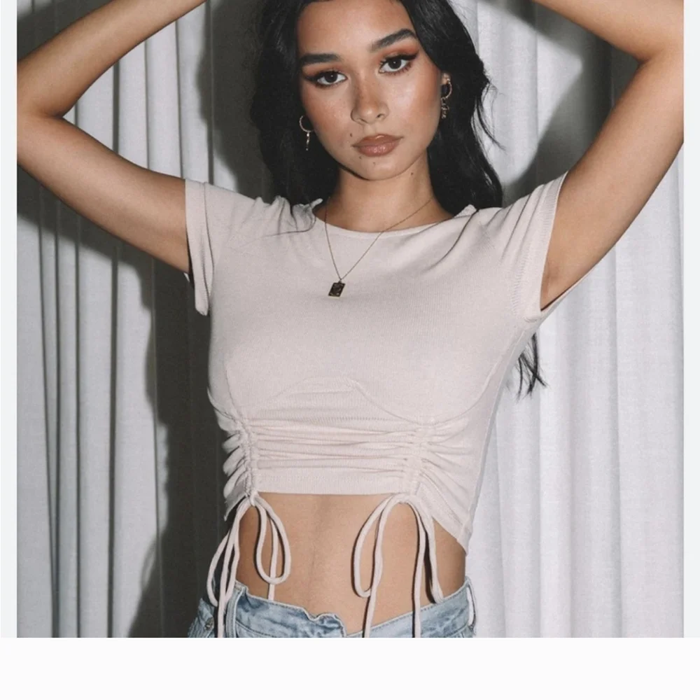 Cream Ruched Crop Top - Picture 2 of 4